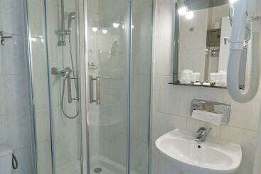 Panam Hotel Paris Gambetta  Place Gambetta Mairie Du 20 Emme