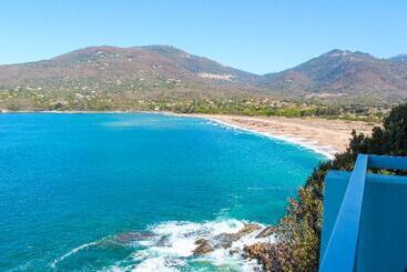 هتل Roc E Mare