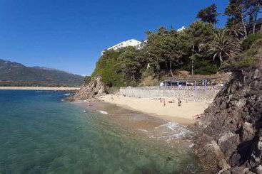 هتل Roc E Mare