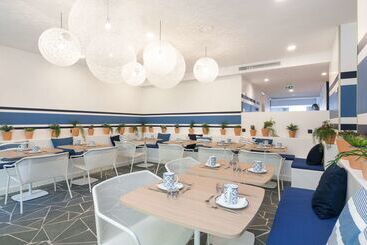 The Deck Hotel By Happyculture