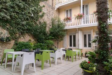 هتل The Originals Boutique, Hôtel Rocafortis, Rochefort