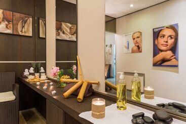 هتل Villa Borghese, The Originals Relais