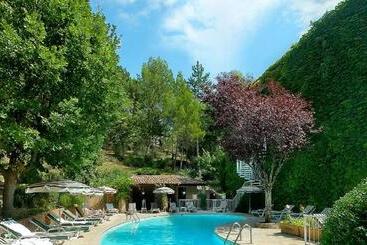 هتل Villa Borghese, The Originals Relais