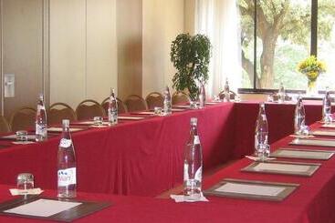 هتل Villa Borghese, The Originals Relais