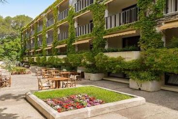 هتل Villa Borghese, The Originals Relais