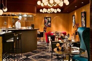 هتل Warwick Paris