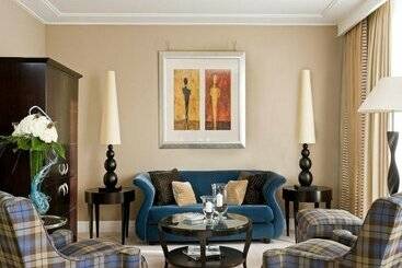 هتل Warwick Paris