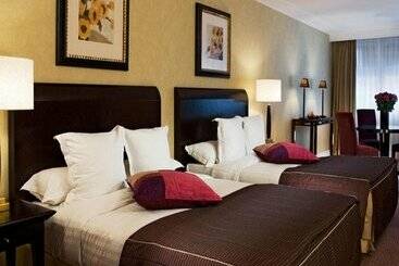 هتل Warwick Paris
