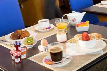Novotel Orléans Chemins De Sologne Demeures De Campagne - Orleans
