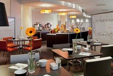 Novotel Paris La Defense Esplanade