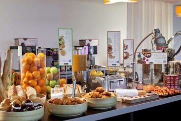 Novotel Paris La Defense Esplanade