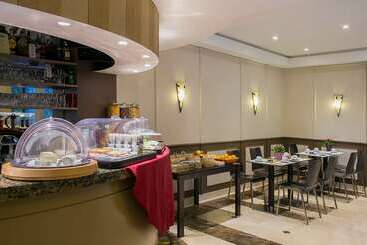 اقامتگاه Best Western  Au Trocadero