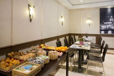 اقامتگاه Best Western  Au Trocadero