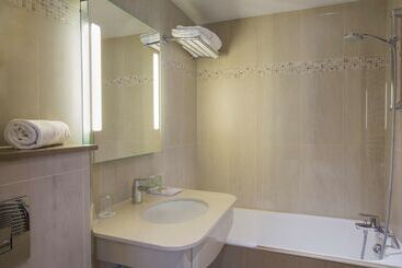 اقامتگاه Best Western  Au Trocadero