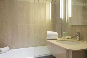 اقامتگاه Best Western  Au Trocadero