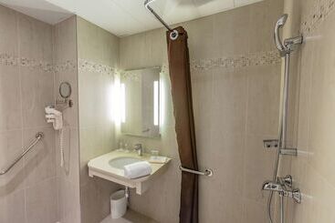 اقامتگاه Best Western  Au Trocadero