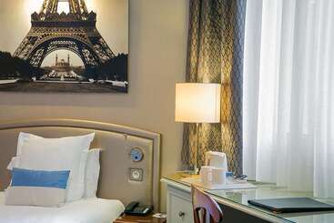 اقامتگاه Best Western  Au Trocadero