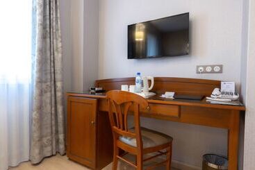 اقامتگاه Best Western  Au Trocadero