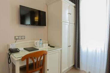 اقامتگاه Best Western  Au Trocadero