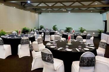 استراحتگاه Novotel Nadi