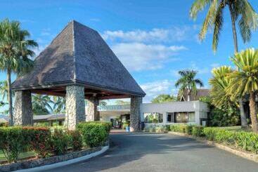 استراحتگاه Novotel Nadi