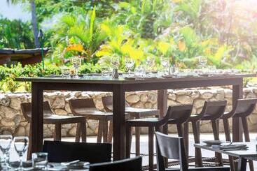 استراحتگاه Novotel Nadi