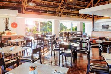 استراحتگاه Novotel Nadi