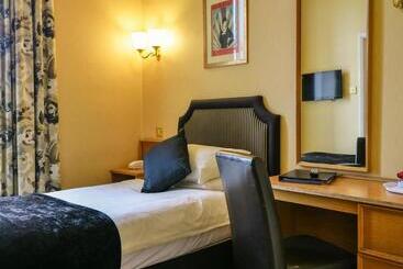 Cairndale Hotel & Spa