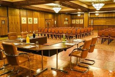Cairndale Hotel & Spa