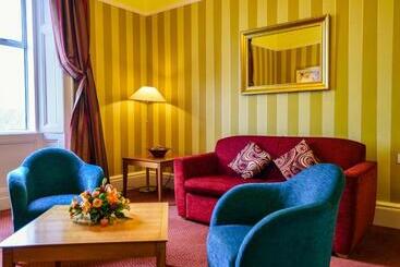 Cairndale Hotel & Spa