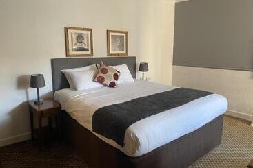 Cromwell Lodge Hotel By Greene King Inns