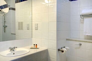هتل Best Western Plough And Harrow