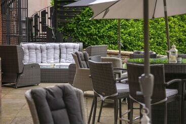 هتل Best Western Plough And Harrow