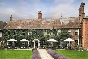 Bush Hotel Farnham
