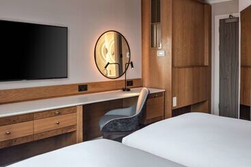 هتل Doubletree By Hilton Bath