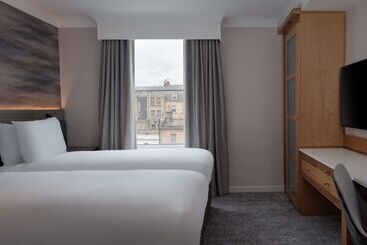 هتل Doubletree By Hilton Bath