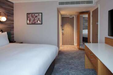 هتل Doubletree By Hilton Bath