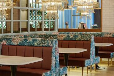 هتل Doubletree By Hilton Bath