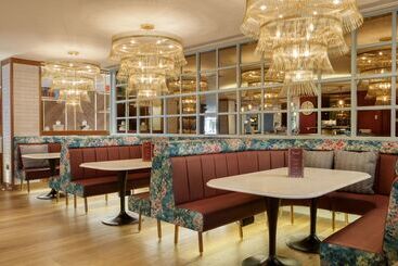 هتل Doubletree By Hilton Bath