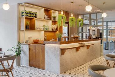 هتل Doubletree By Hilton Bath