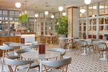 هتل Doubletree By Hilton Bath