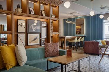 هتل Doubletree By Hilton Bath