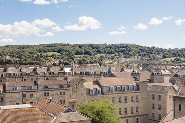 هتل Doubletree By Hilton Bath