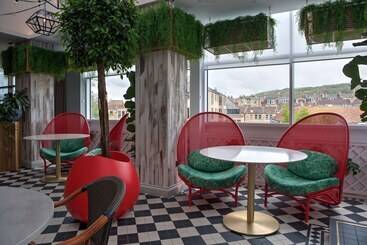 هتل Doubletree By Hilton Bath