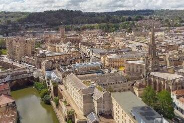 هتل Doubletree By Hilton Bath