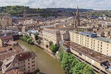 هتل Doubletree By Hilton Bath