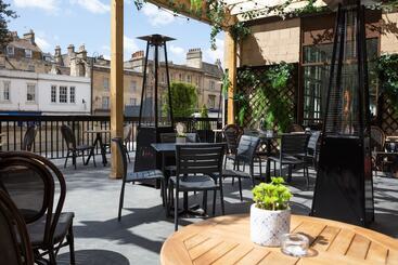 هتل Doubletree By Hilton Bath