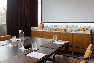 هتل Doubletree By Hilton Bath