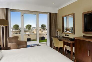 هتل Doubletree By Hilton  London  Victoria