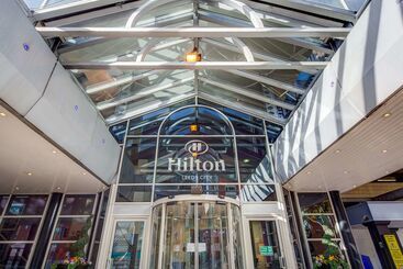 هتل Hilton Leeds City